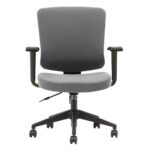 Vista frontal Silla Arnoia con brazos giratoria tapizada. gris