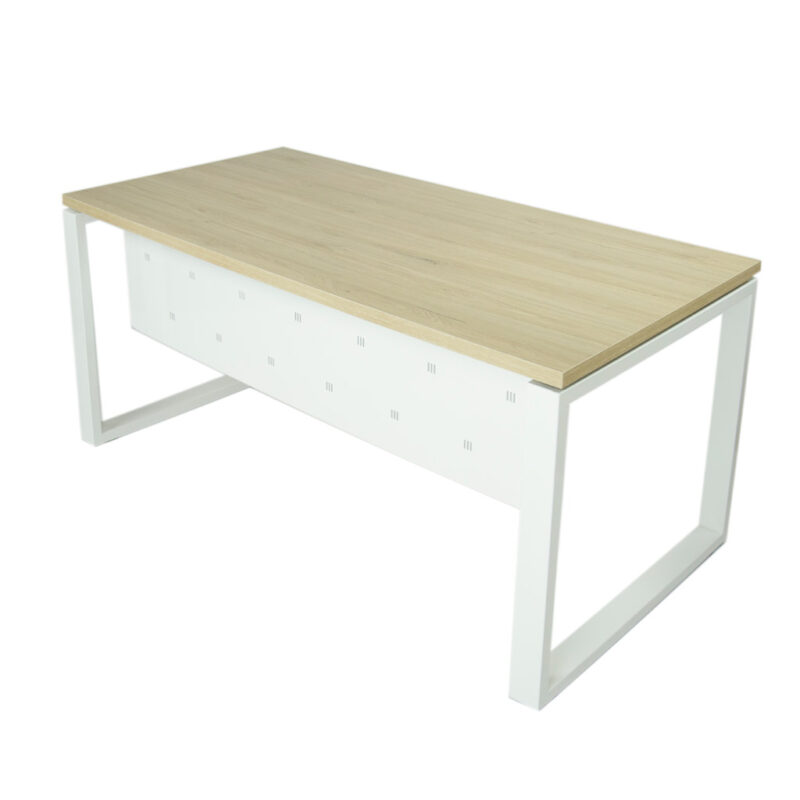 Vista mesa completa con faldón metálico level Cerrada estructura y faldón blanco y tapa roble midas.