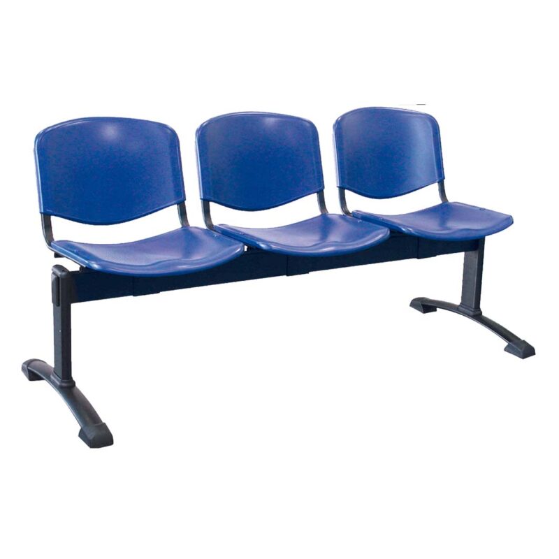 bancada de tres plazas con asiento y respaldo de plástico