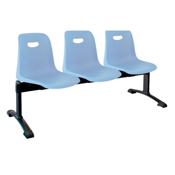 vista bancada Vela tres asientos color azul sobre estructura metálica negra