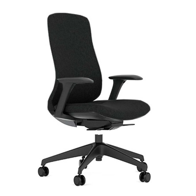 sillón de oficina con brazos en negro