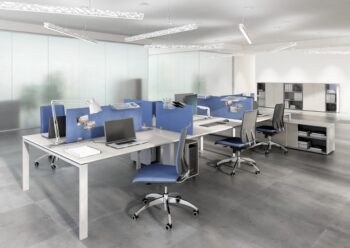 altura-mesa-escritorio-varios-trabajadores Mesa de escritorio a la altura adecuada para varios trabajadores