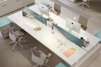 Mesa colectiva con cuatro puestos de trabajo, homologada con la norma UNE-EN 527 
